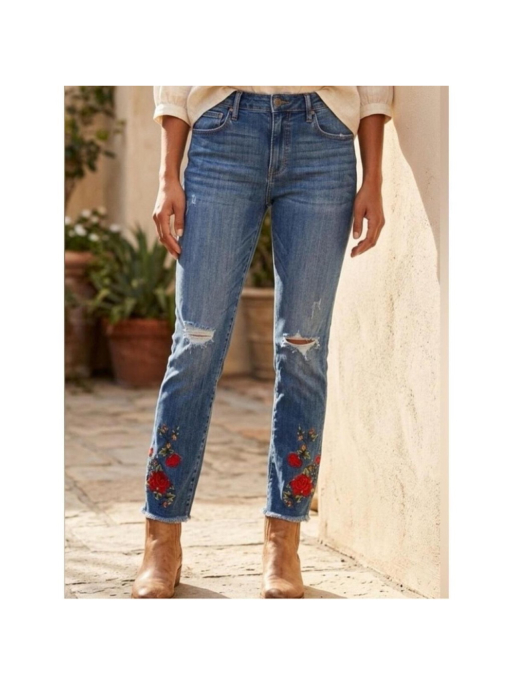 Women's Driftwood Jackie Floral Embroidered Distressed Jeans Size 29